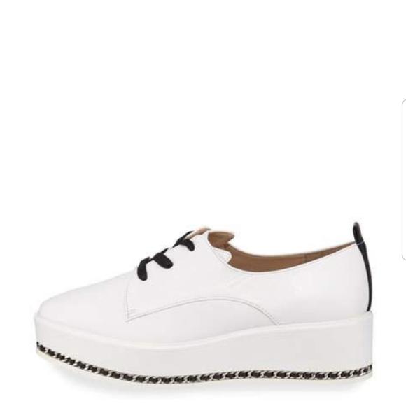 Karl Lagerfeld - Picture 2 of 7